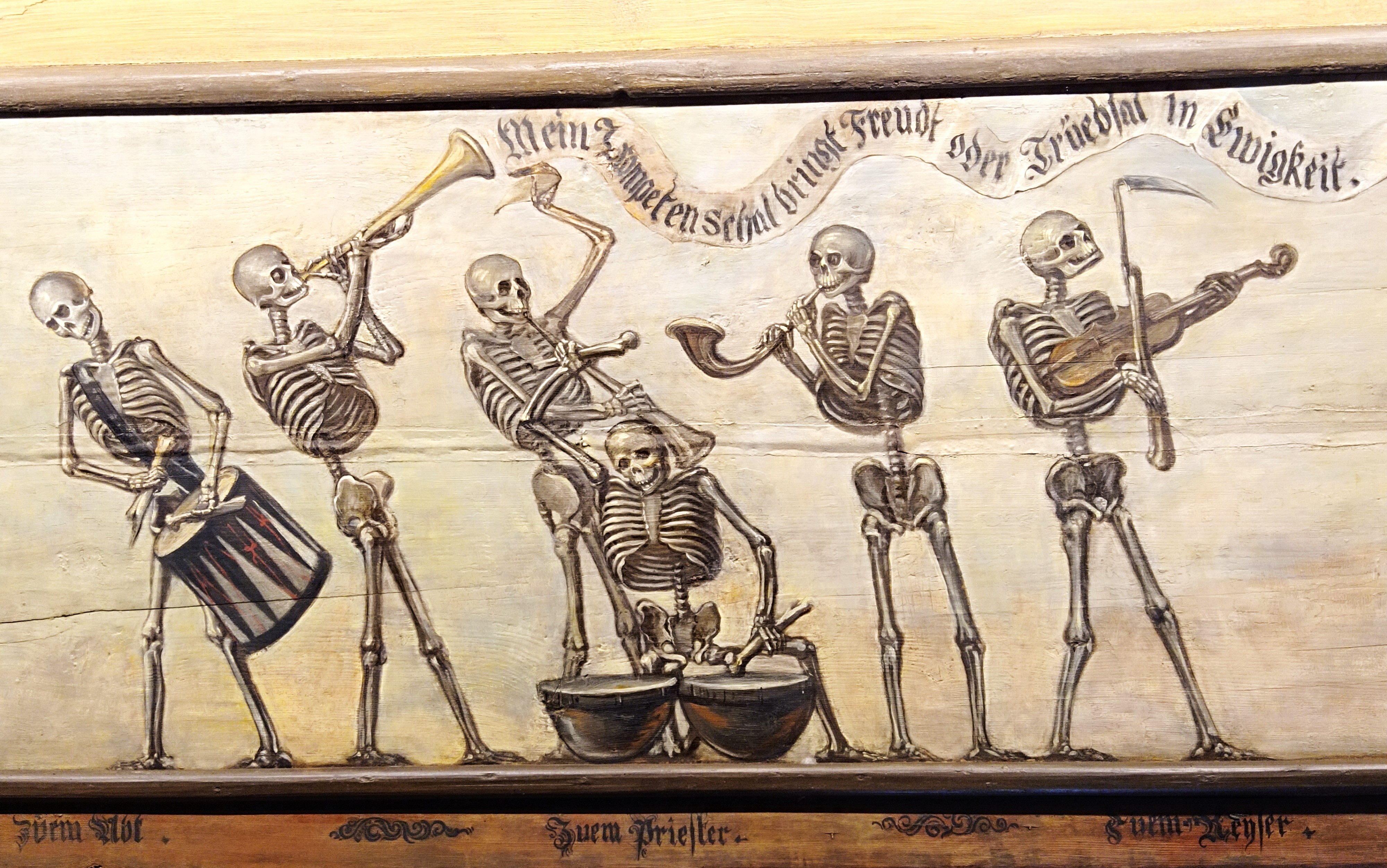 Der Totentanz in der Beinhauskapelle zu Bleibach. Foto Klaus Hämmerle Der Totentanz in der Beinhauskapelle zu Bleibach. Foto Klaus Hämmerle